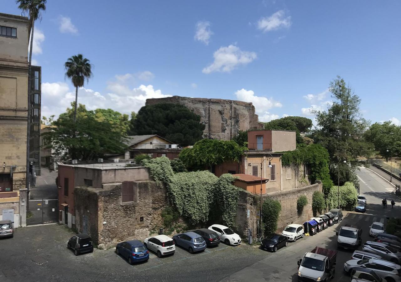 La Polveriera, Appartamenti Eleganti E Luminosi Vicino Al Colosseo โรม ภายนอก รูปภาพ